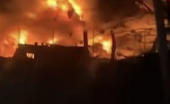 Los Bomberos tuvieron que pelear más de diez horas
