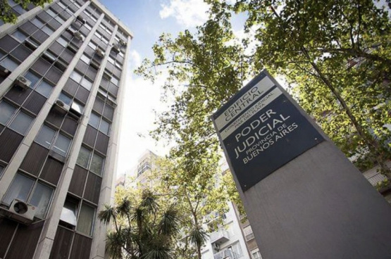 Juicio a policías acusados de torturar y agredir