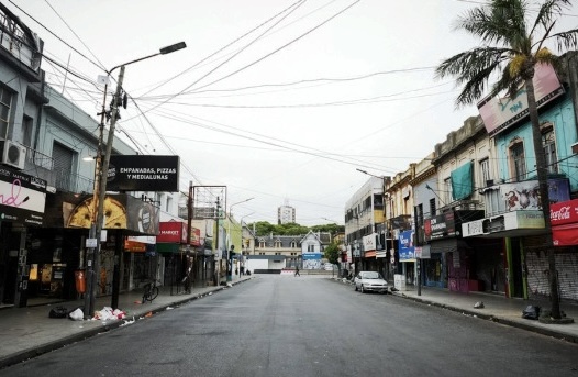 Alto acatamiento en el Conurbano y solo algunos comercios abiertos