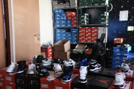 Millonario secuestro: Incautaron zapatillas truchas por más de 35 millones de pesos en Avellaneda