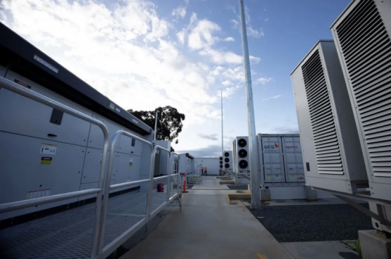 Avanza con un plan de baterías energéticas para reforzar el sistema eléctrico