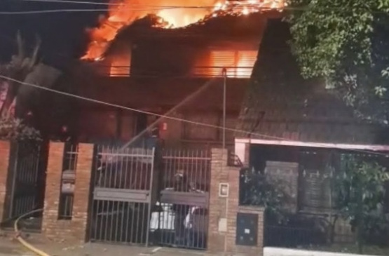Lomas de Zamora: Un terrible incendio destruyó una casa a pocas cuadras del centro de la ciudad