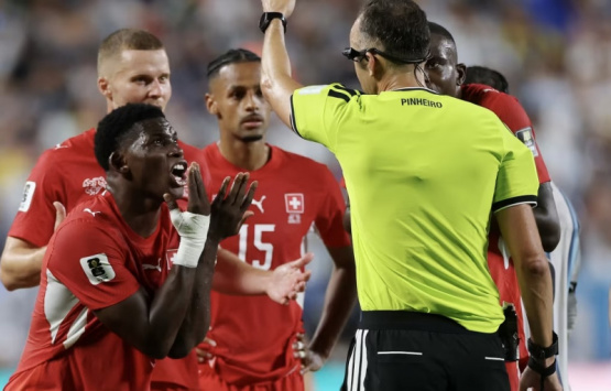 Regla FIFA: ¿Por qué expulsaron a Embolo?